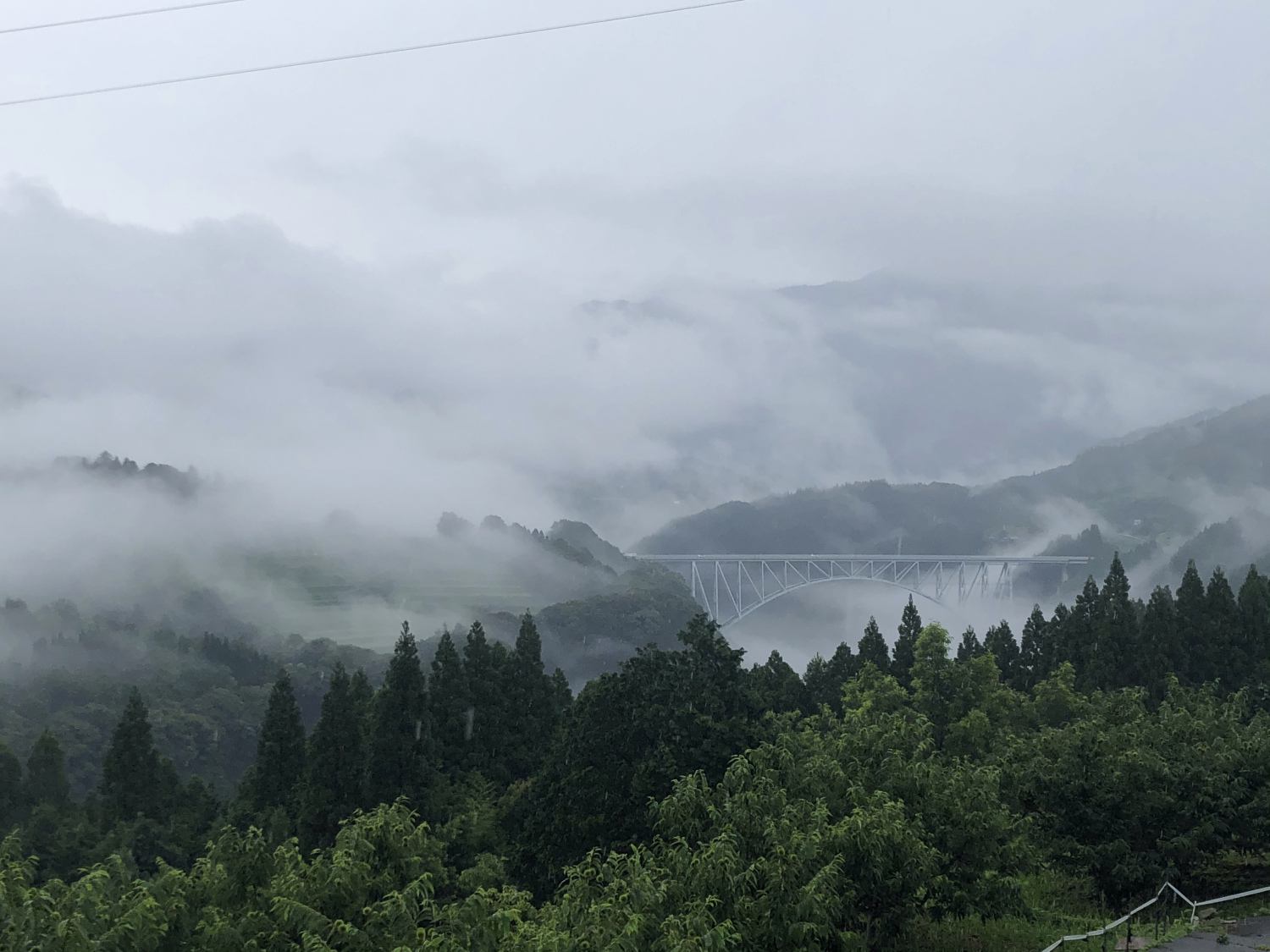 青雲橋日之影雨あがり